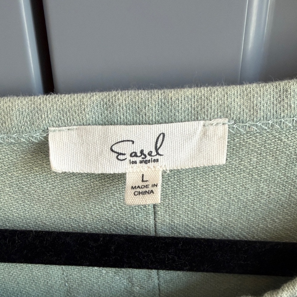 Easel Sage Green Flower Patch Long Sleeve Top  Large - Picture 3 of 5